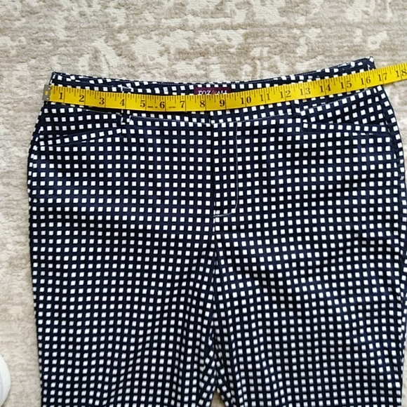 NWOT Roz & Ali Signature Fit Square Pattern Pants 8 Black White - Picture 12 of 15